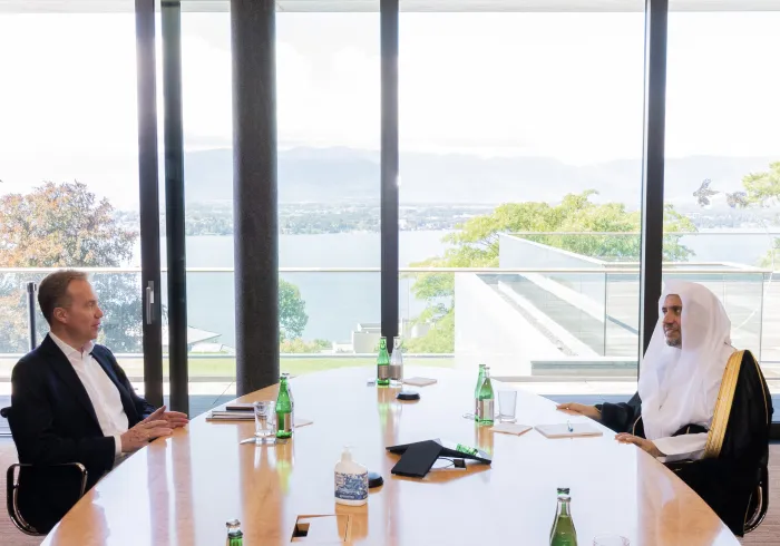 ورلڈ اکنامک فورم”ڈیووس” کے صدر بورج برینڈ نے جنیوا میں فورم کے مرکزی دفتر میں  عزت مآب شیخ ڈاکٹر محمد العیسی کا استقبال کیا