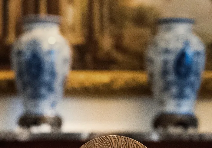 Mohammad Alissa a reçu la médaille du Collège des Bernardins lors de sa visite à Paris