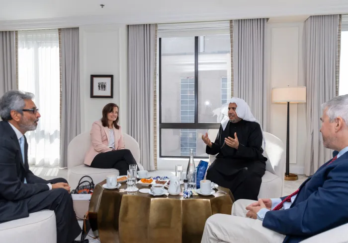 ڈاکٹر محمد العیسی کا جان ہاپکنز یونیورسٹی کے وفدکا استقبال