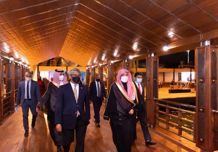 جمہوریہ مالدیپ کے صدرکی دعوت پر رابطہ عالم اسلامی کا وفد ڈاکٹر محمد العیسی کی قیادت میں دار الحکومت مالے پہنچا۔