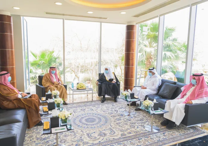 سيكرٹری جنرل عزت مآب ڈاکٹر محمد العیسی نے مملکت سعودی عرب کے نائب وزیر خارجہ انجینئر ولید بن عبد الکریم الخریجی کا استقبال کیا