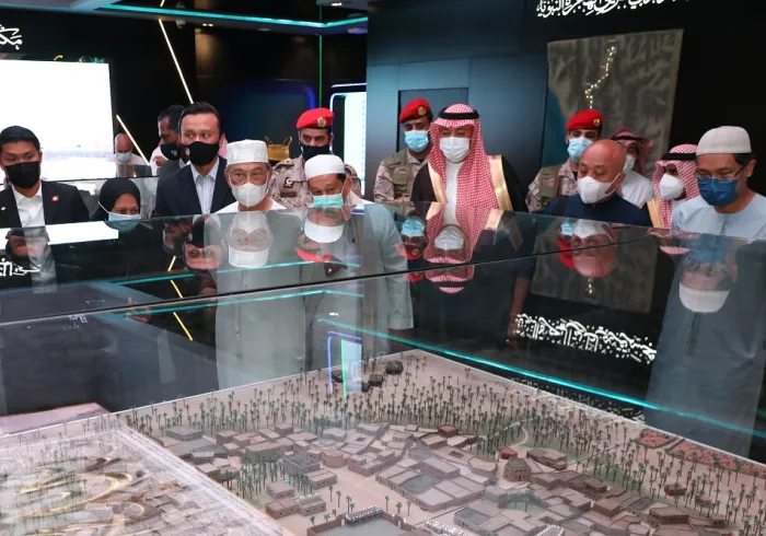 نخست وزیرمالزی ضمن دیدار از مرکز موزه های سیرت نبوی در مدینه منوره