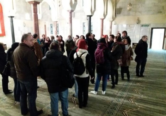 Many thinkers and journalists in Spain visited the Muslim World League's Islamic Cultural Center in Madrid; they had a detailed presentation of the Center's role in intercivilizational relations and justice in Islam