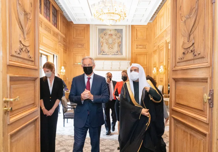 عزت مآب شیخ ڈاکٹر محمد العیسی نے سابق برطانوی وزیر اعظم ٹونی بلیئر سے ملاقات کی