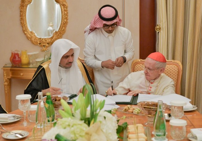 Meeting & accord signed with Cardinal Jean-Louis Tauran. President, Pontifical Council for Interfaith Dialogue, Vatican. Aims at achieving the common goals of spreading peace & harmony to counter the conflicts that leave behind suffering. The accord focus