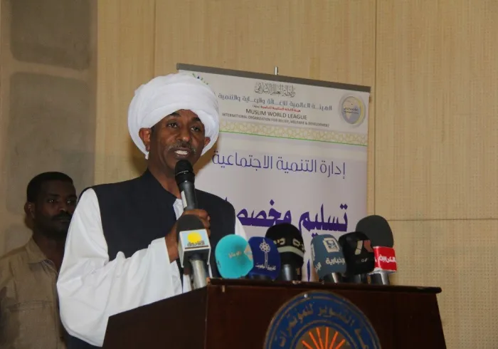 La Ligue Islamique Mondiale inaugure en présence du Président adjoint soudanais Moussa Mohamed Ahmed, un nouveau créneau d’action humanitaire en fournissant de l’aide à près de 8000 orphelins dans 9 provinces soudanaises.