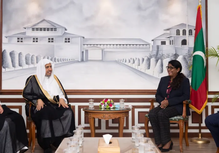 ڈاکٹر محمد العیسی نے مالدیپ کی وزیر دفاع محترمہ ماریہ احمد دیدی سے ملاقات کی۔