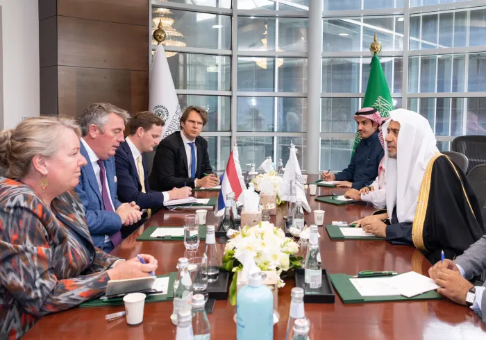 سیکرٹری جنرل شیخ ڈاکٹر محمد العيسى نے ریاض دفتر میں مملکت سعودی عرب میں ہالینڈ کی سفیر اور افغانستان میں ہالینڈ کے سفیر کا استقبال کیا