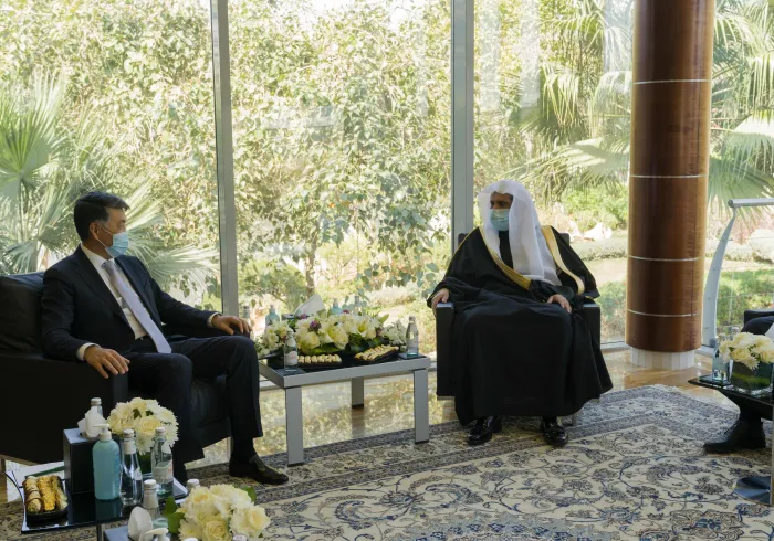 استقبل معالي الشيخ د. محمد العيسى‬⁩ بمكتبه بالرياض سعادة سفير جمهورية كازاخستان لدى المملكة السيد بيريك إرين