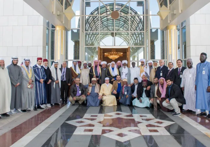 Le SG aux invités d'Aljanadria comptant savants, penseurs, littéraires : "Le discours dure est un des premiers composants de l'extrémisme".