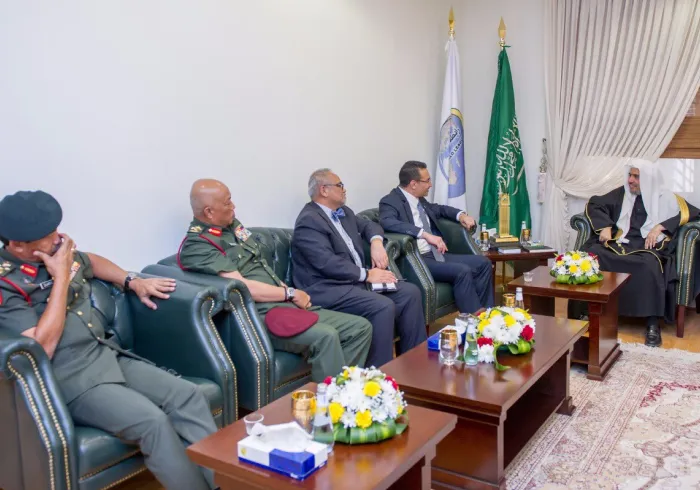 Le SG et le Ministre de la Défense malaisien discutant des approches théoriques visant à présenter le vrai Islam et à combattre l’extrémisme 