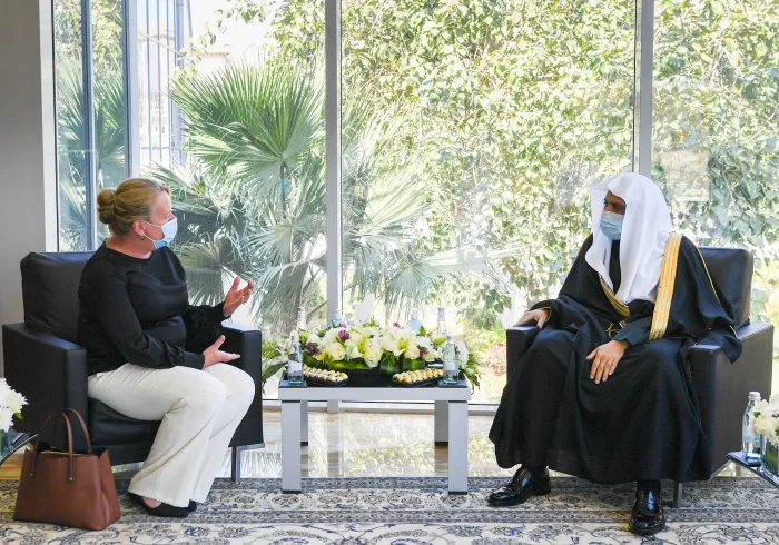 استقبل معالي الشيخ د. محمد العيسى بمكتبه بالرياض سعادة سفيرة مملكة هولندا لدى المملكة السيدة جانيت ألبردا