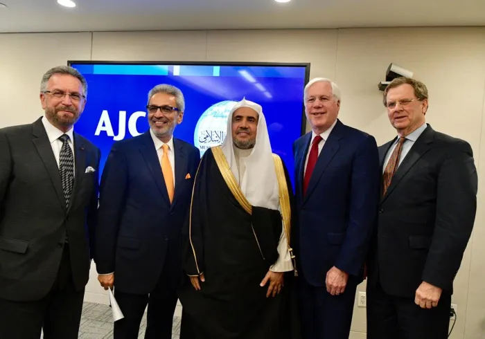 ہولوکوسٹ تاریخ سے متعلق دستاویزی میوزیم کو رابطہ کی طرف سے دور ےکی دعوت، ایک مستقل ومتنوع المذاہب امریکی وفد سے متعلق ہے