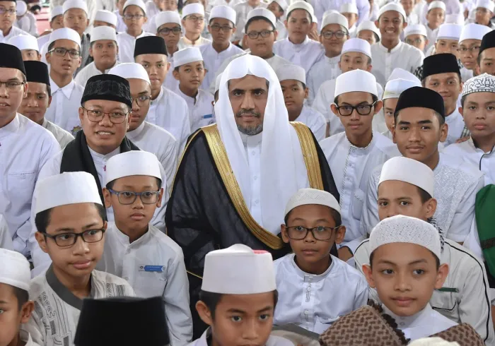 في توجيهاتٍ للشباب المسلم حول العالم