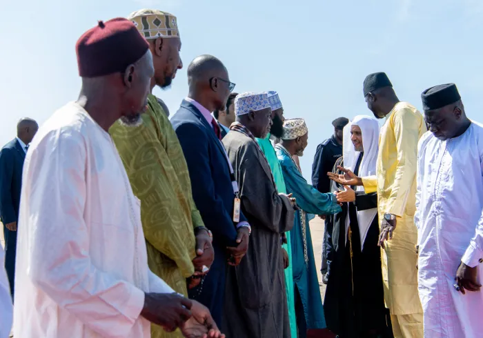 گیمبیا  صدر کی دعوت پر: سیکرٹری جنرل اور چیئرمین مسلم علماء کونسل عزت مآب شیخ ڈاکٹر محمد العيسى  گیمبیا پہنچ گئے