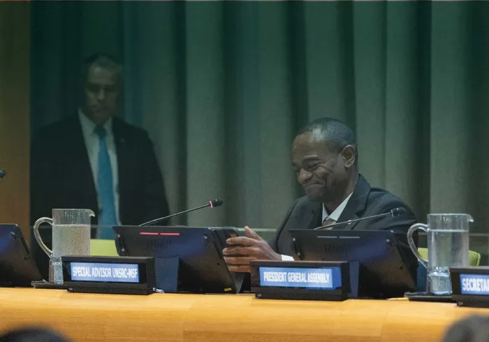 Extraits du discours d’Arthur Wilson lors du lancement de l'initiative de la Ligue islamique mondiale pour "construire des ponts de compréhension et de paix entre l'Orient et l'Occident " depuis le siège des Nations Unies à New York :