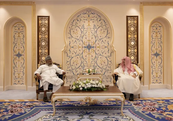 معالي الأمين العام، رئيس هيئة علماء المسلمين، فضيلة الشيخ د. ⁧‫محمد العيسى‬⁩ يستقبل في مقرّ الرابطة بمكة المكرمة، فضيلةَ أمير جمعية أهل الحديث بالهند الشيخ د. أصغر علي إمام مهدي السلفي