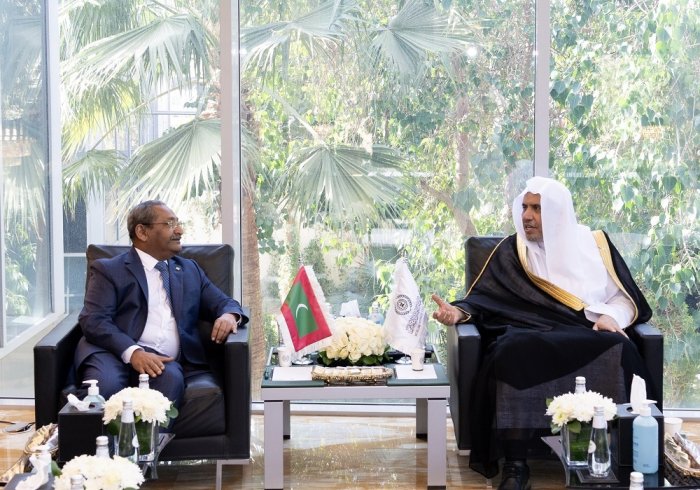 His Excellency Sheikh Dr. Mohammad Al-Issa, the Secretary-General of the MWL and Chairman of the Organization of Muslim Scholars, met with His Excellency Mr. Mohamed Khaleel, the Ambassador of the Republic of Maldives to the Kingdom of Saudi Arabia