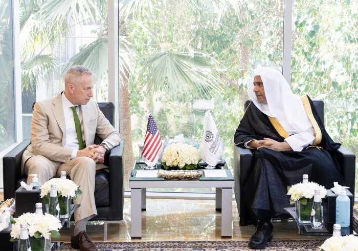 His Excellency Sheikh Dr.  Mohammad Al-Issa, the Secretary-General of the MWL and Chairman of the Organization of Muslim Scholars, met with His Excellency Mr. Michael Alan Ratney, Ambassador of the United States to the Kingdom of Saudi Arabia