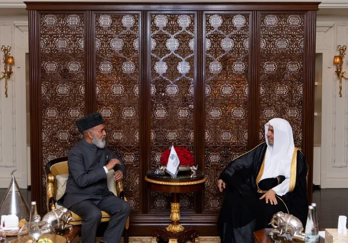 Yang Mulia Sekjen LMD, Ketua Asosiasi Ulama Muslim, Syekh Dr.Mohammad Al-issa bertemu di New Delhi dengan Yang Mulia Rektor Universitas Islam Malabar di Kerala, India, Syekh Dr. Hussain Madavoor.