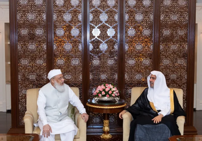 استقبل معالي الشيخ د.⁧‫محمد العيسى‬⁩ في مقرّ إقامته بالعاصمة الهندية نيودلهي، فضيلة الرئيس العام للجامعة السلفية الشيخ عبدالله سعود السلفي