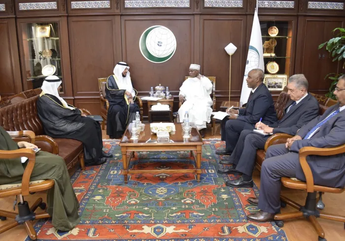 جناب آقای حسین ابراهیم طه، دبیرکل سازمان همکاری اسلامی  امروز در دفتر خود در پایگاه دبیرخانه کل سازمان جده از جناب معاون دبیرکل سازمان همبستگی جهان اسلام ، آقای دکتر  عبدالرحمن الزید استقبال نمود.