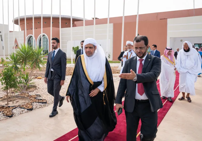 وی در سی و ششمین کنفرانس بین المللی سیره پیامبر اكرم (ص) شرکت کرد، و کمک هزینه های ایتام را پرداخت نمود و پروژه هایی بشردوستانه راه اندازی نمود.