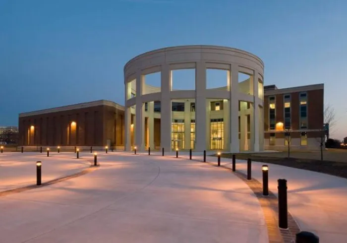 Cette semaine, lors d’une conférence avec The NESA Center , la LIM a évoqué la Charte De La Mecque : l’union historique de plus de 1 200 muftis et 4 500 universitaires musulmans autour des principes d’un islam humaniste.