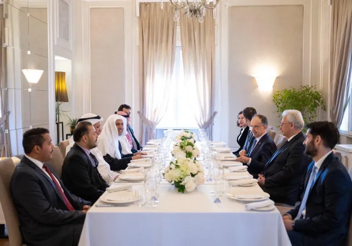 El Presidente de Albania organizó un almuerzo en honor al Secretario General, Presidente de la Comisión de Ulemas