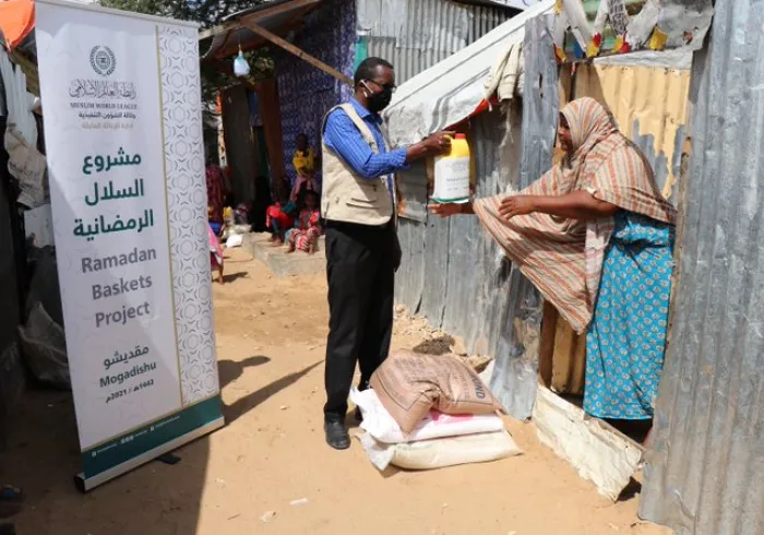 The MWL in Somalia distributed food baskets as part of the annual  Muslim World League Ramadan Baskets Project
