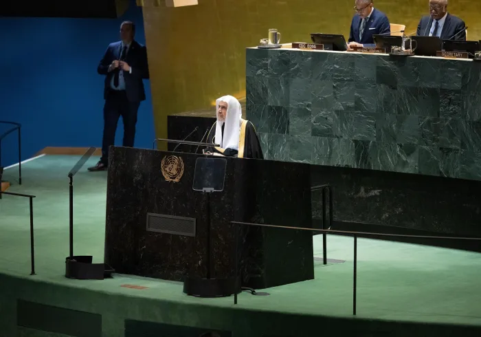 Por invitación oficial del Presidente de la Asamblea General de las Naciones Unidas para pronunciar un discurso principal: