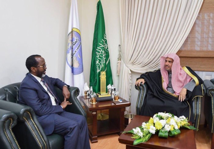 HE Dr. Muhammad Alissa , MWL SG receives HE Mr. Tahir Mahmoud Gaili , Somali Ambassador to Riyadh. A number of issues of mutual concern have been discussed.