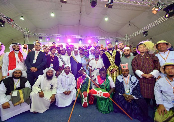 HE the MWL’s SG Sheikh Dr. Mohammad Alissa visits the Festival of cultures and peoples organized by the Islamic University of Medina