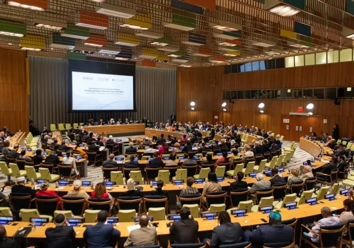 من منصة الأمم المتحدة وبمشاركة قياداتها: د.العيسى يطلق مبادرة رابطة العالم الإسلامي لـ "بناء جسور التفاهم والسلام بين الشرق والغرب"