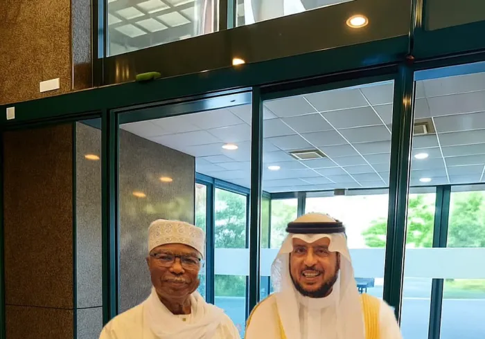 En representación de la LigadelMundoIslamico , el Secretario general adjunto, el Dr. Abdulrahman Al-Zaid