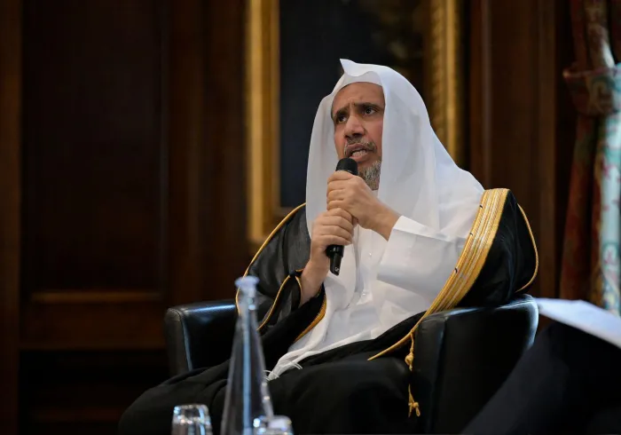 El Instituto Henry Jackson en el Reino Unido organiza un diálogo con el Secretario general de la Liga del Mundo Islámico.