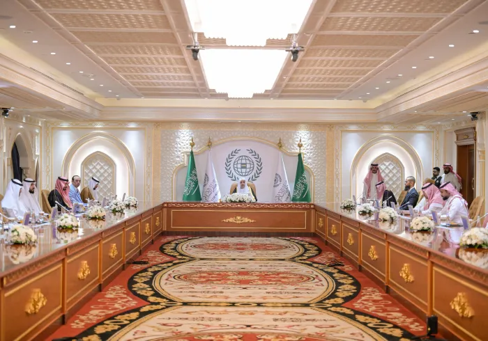 د.العيسى يُدشّن الخطة الاستراتيجية "المطورة" والحوكمة "المُحَدَّثة" لرابطة العالم الإسلامي