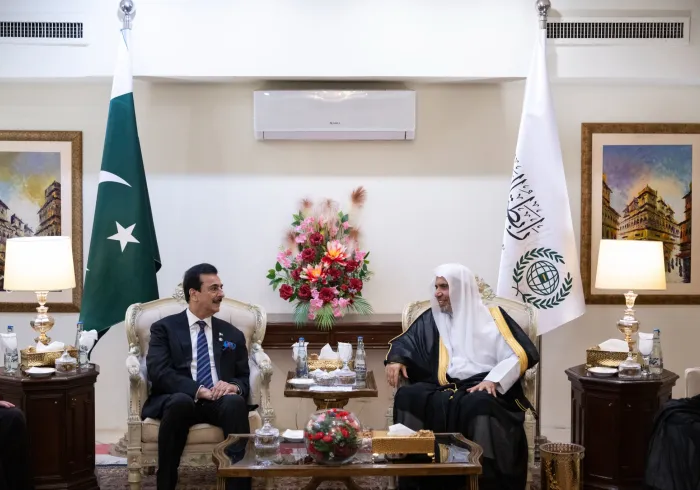El Secretario General de la Liga del Mundo Islámico, Presidente del Consejo de Ulemas, el Sheij Mohammed Alissa , recibió a Yousuf Raza Gillani, Presidente del Senado.