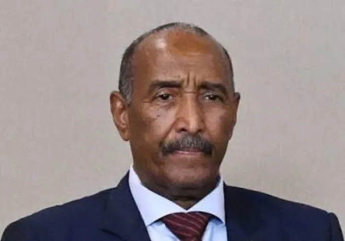 Sudán, el General Abdel Fattah Al-Burhan, expresó, durante una conversación telefónica con el Secretario General, Presidente del Consejo de Ulemas, el Sheij Mohammed Alissa , su bienvenida con motivo de la visita que este realiza actualmente a Sudán