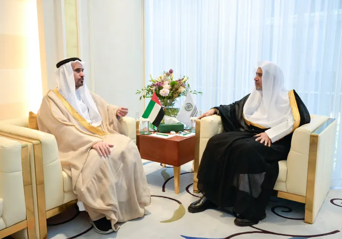 Yang Mulia Sekretaris Jenderal LMD, Ketua Organisasi Ulama Muslim, Syekh Dr. Mohammed Alissa , menerima kunjungan Duta Besar Uni Emirat Arab untuk Kerajaan Arab Saudi