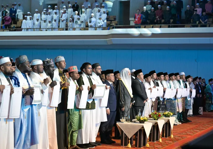 Le 2 septembre 2025, la capitale malaisienne Kuala Lumpur a accueilli les travaux du premier forum mondial pour la certification des lectures coraniques, organisé par la Ligue islamique mondiale