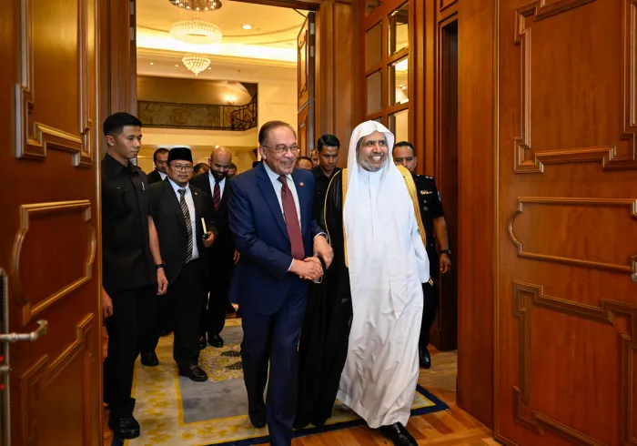 Le Premier ministre de Malaisie, Dato’ Seri Anwar Ibrahim, a reçu cet après-midi, au palais présidentiel de la capitale Kuala Lumpur le Secrétaire général, cheikh Mohammed Al-Issa