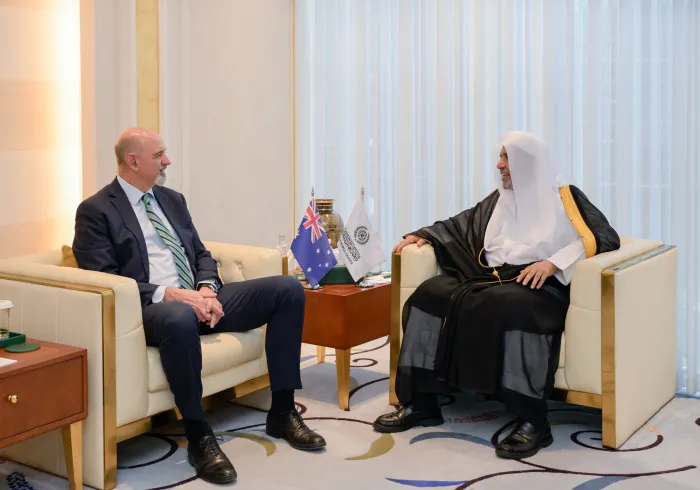Le Secrétaire général, Président de l’Organisation des savants musulmans, cheikh Mohammed Al-Issa a reçu à Riyad, cet après-midi l’Ambassadeur d’Australie auprès du Royaume d’Arabie saoudite, M. Miles Robert Armitage