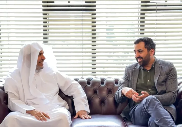 Le Secrétaire général, le cheikh Mohammed Al-Issa , a rencontré au Centre islamique de Londres l’ancien Premier ministre de l’Écosse, M. Humza Yousaf