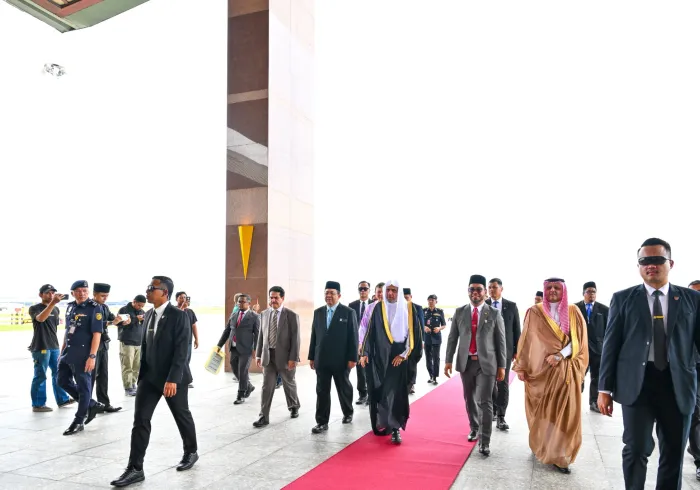 Le Secrétaire général, Président de l’Organisation des savants musulmans, cheikh Mohammed Al-Issa est arrivé à l’aéroport international de Kuala Lumpur, où il a été accueilli par plusieurs personnalités religieuses et officielles