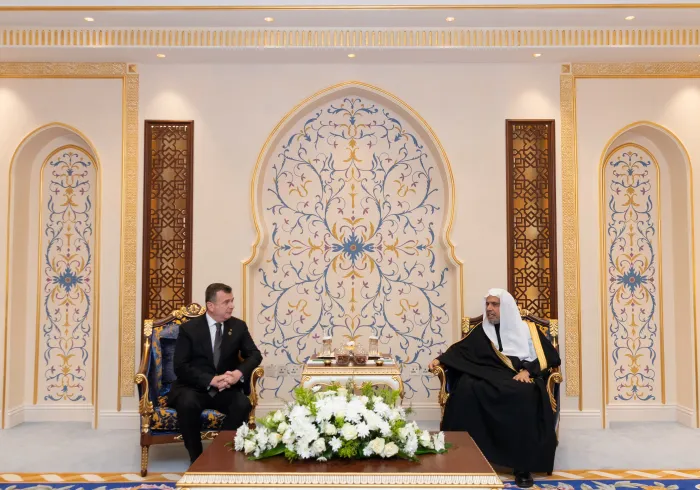 Yang Mulia Sekretaris Jenderal LMD, Ketua Asosiasi Ulama Muslim, Syekh Dr.Mohammed Al-issa  , bertemu dengan Menteri Dalam Negeri Albania, Yang Mulia Tuan Taulant Balla