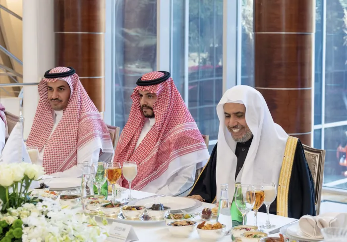 El Secretario General, presidente de la Comisión de Ulemas Musulmanes, el Sheij Mohammed Al-Issa, recibió en Riad a una delegación de miembros demócratas de la Cámara de Representantes de los Estados Unidos.