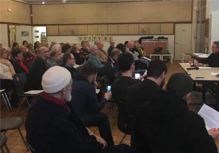 Le bureau de la LIM à Paris participe au "colloque des religions" organisé à Sainte-Geneviève-des-Bois autour de la tolérance religieuse.
