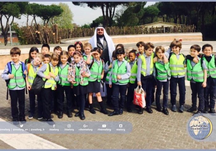 In line with keeping cultural links, the MWL's Rome Office Director Dr. Abdulaziz Sarhan welcomes pupils of the British School in Italy.