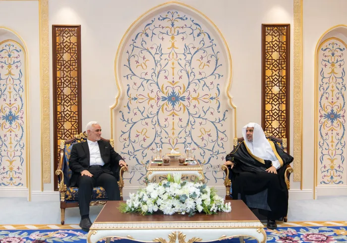 Yang Mulia Sekretaris Jenderal LMD, Ketua Asosiasi Ulama Muslim, Syekh Dr.Mohammed Alissa  , menerima Yang Mulia Kepala Kantor Wakaf Syiah Irak, Dr. Haider Hasan Al- Shammari